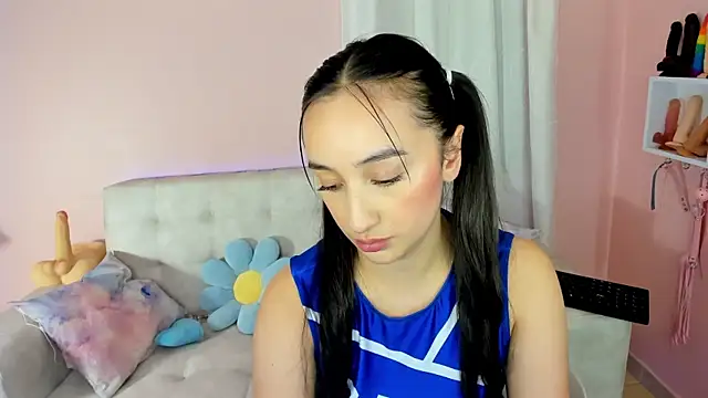 Snapshot of tinysara chatting on 1, 3, 2025 tinysara online show from 1, 3, 2025