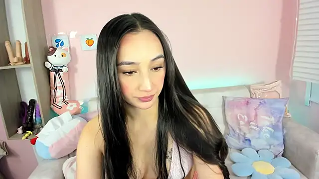 Snapshot of tinysara chatting on 28, 9, 2025 tinysara online show from 28, 9, 2025