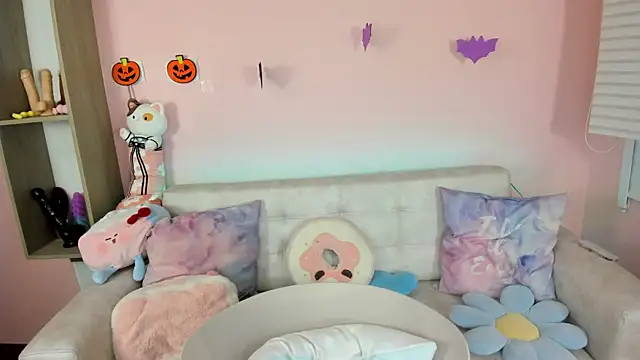 Snapshot of tinysara chatting on 9, 10, 2025 tinysara online show from 9, 10, 2025