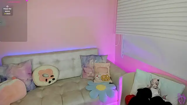 Snapshot of tinysara chatting on 11, 1, 2026 tinysara online show from 11, 1, 2026