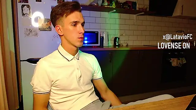 Snapshot of Midnighter_ chatting on 18, 9, 2025 Midnighter  online show from 18, 9, 2025