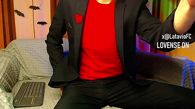 Snapshot of Midnighter_ chatting on 31, 10, 2025 Midnighter online show from 31, 10, 2025