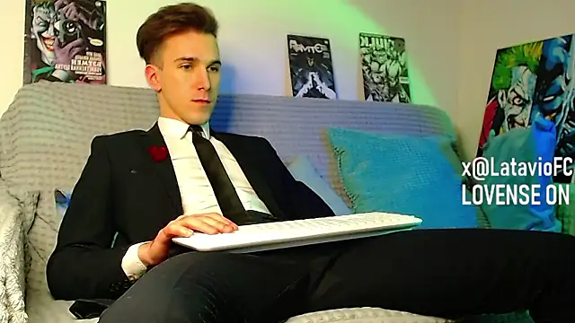 Snapshot of Midnighter_ chatting on 4, 3, 2026 Midnighter online show from 4, 3, 2026