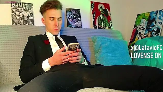 Midnighter  online show from 15, 3, 2026