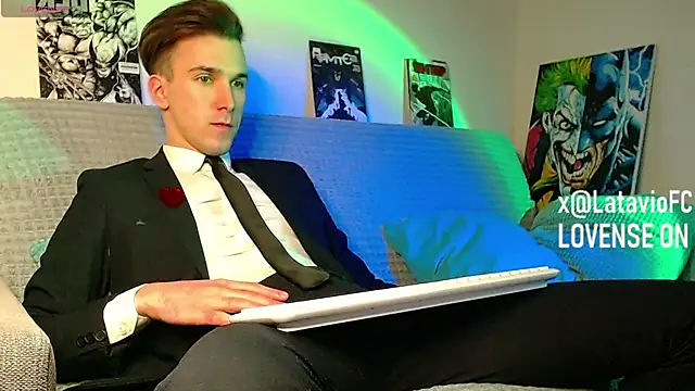 Midnighter  online show from 8, 4, 2026