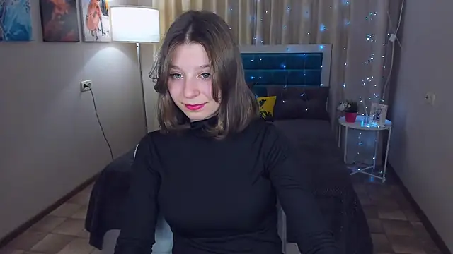 Snapshot of RinaMoore chatting on 4, 2, 2025 RinaMoore online show from 4, 2, 2025