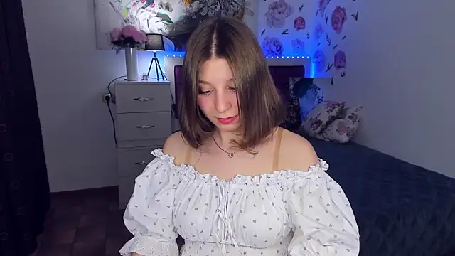 Snapshot of RinaMoore chatting on 9, 2, 2025 RinaMoore online show from 9, 2, 2025