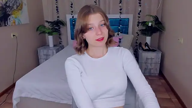 Snapshot of RinaMoore chatting on 17, 9, 2025 RinaMoore online show from 17, 9, 2025