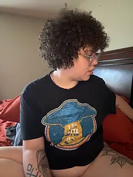 Snapshot of QueenNuttCollector chatting on 11, 9, 2025 QueenNuttCollector online show from 11, 9, 2025