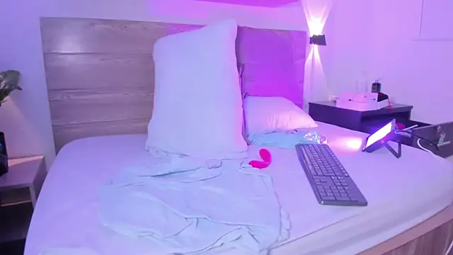 izaro22 online show from 25, 10, 2025