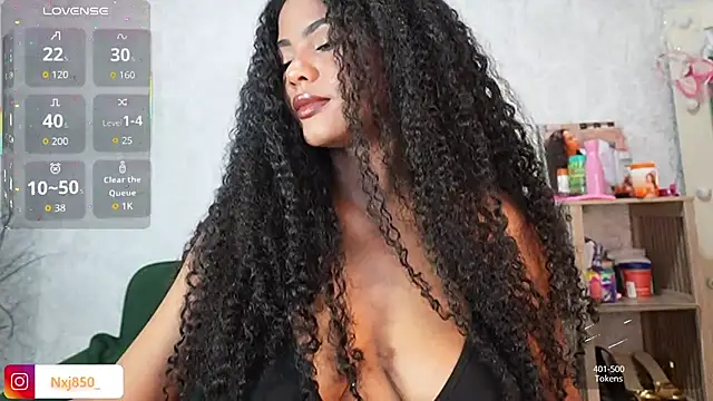 HOTBLACKANDWHITE2 online show from 1, 2, 2026