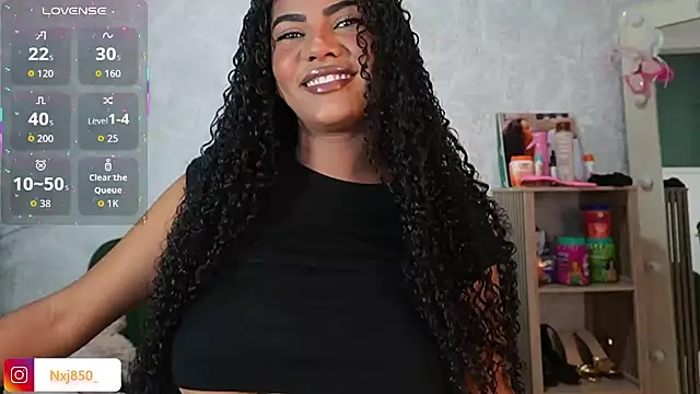 HOTBLACKANDWHITE2 online show from 10, 2, 2026