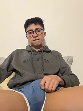 Snapshot of CamiRojas_boy chatting on 10, 10, 2025 CamiRojas boy online show from 10, 10, 2025