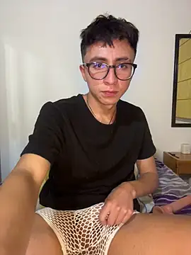 CamiRojas boy online show from 10, 6, 2026