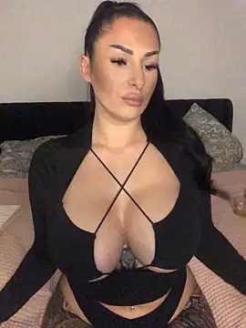 Mia-Bremer online show from 25, 11, 2025