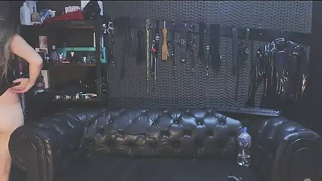 Snapshot of kimberly_swan chatting on 1, 3, 2025 kimberly swan online show from 1, 3, 2025