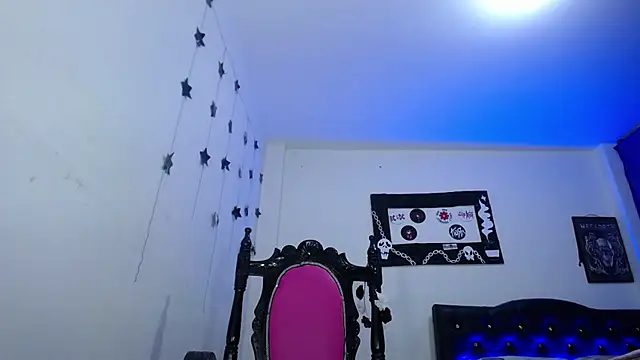 pinky violeta online show from 19, 12, 2024