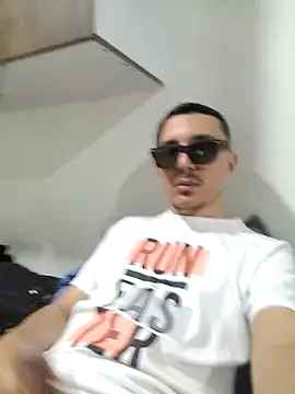 Snapshot of axeldaviid chatting on 29, 11, 2025 axeldaviid online show from 29, 11, 2025