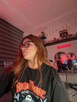 Snapshot of crystal_bunny7 chatting on 2, 12, 2025 crystal bunny7 online show from 2, 12, 2025