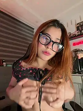 Snapshot of crystal_bunny7 chatting on 14, 12, 2025 crystal bunny7 online show from 14, 12, 2025