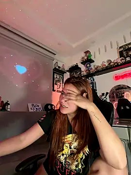 Snapshot of crystal_bunny7 chatting on 21, 12, 2025 crystal bunny7 online show from 21, 12, 2025