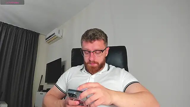 Findom guy online show from 13, 3, 2026