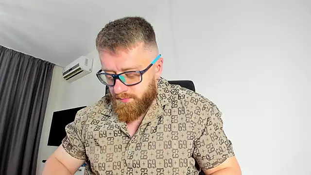 Findom guy online show from 29, 5, 2026
