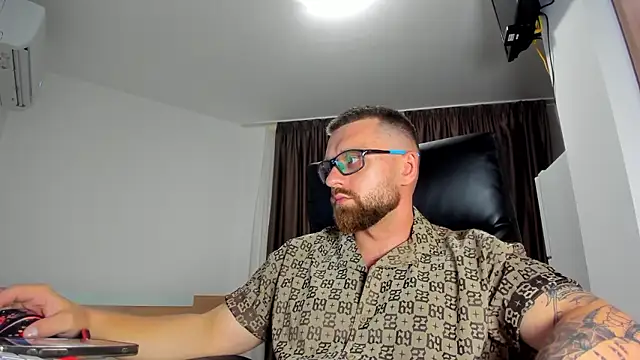 Findom guy online show from 18, 7, 2026