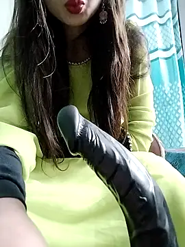 Snapshot of Noor_Darliing chatting on 5, 2, 2025 Noor Darliing online show from 5, 2, 2025