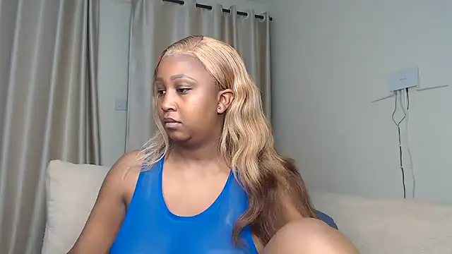 NIKKIE LOVE online show from 13, 10, 2025