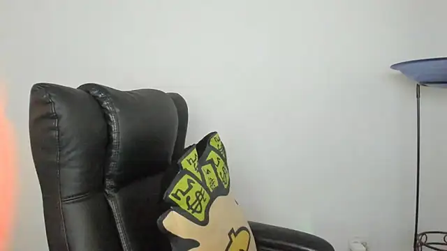 Mila  Paramo online show from 25, 3, 2026