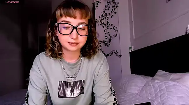 Cosmo Riri online show from 22, 12, 2024