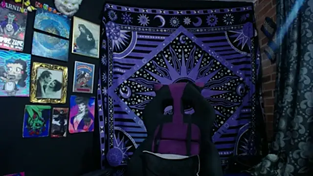 Yourmadame P online show from 23, 10, 2025