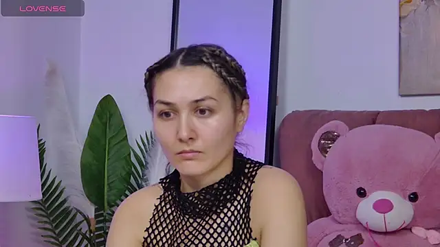 NicolLopeze online show from 19, 11, 2025