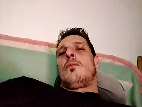 Snapshot of Cuple1 chatting on 5, 3, 2025 Cuple1 online show from 5, 3, 2025