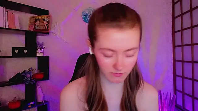 KateCuddle online show from 18, 12, 2024