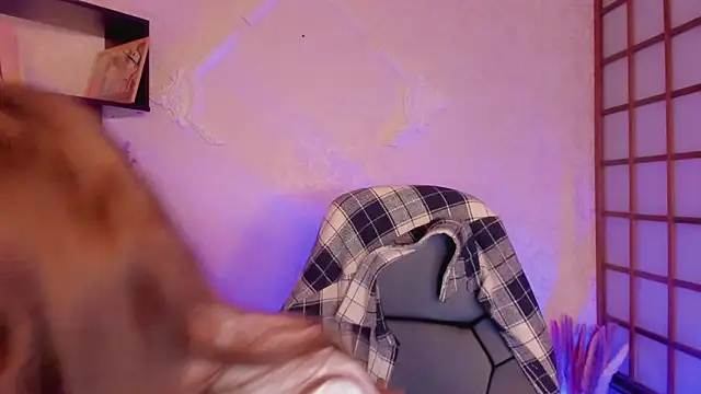 KateCuddle online show from 21, 1, 2025