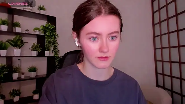 KateCuddle online show from 19, 12, 2025