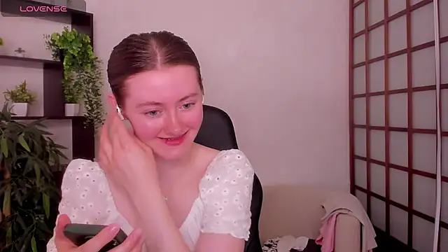 KateCuddle online show from 2, 7, 2026