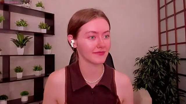 KateCuddle online show from 5, 8, 2026