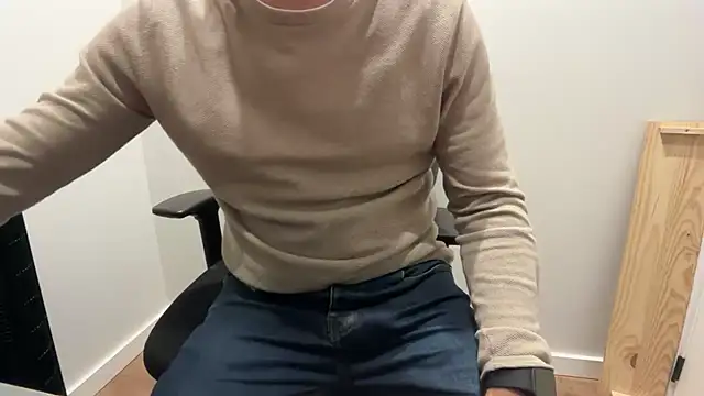 Snapshot of rickyi2023 chatting on 2, 11, 2025 rickyi2023 online show from 2, 11, 2025