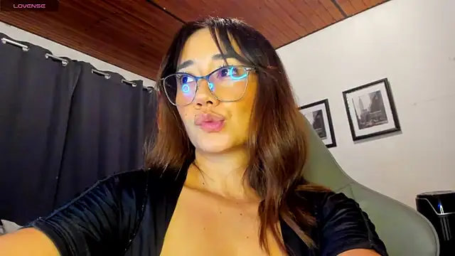 sofimendoza online show from 22, 12, 2025