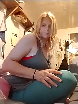 Snapshot of lilbug69 chatting on 2, 3, 2026 lilbug69 online show from 2, 3, 2026