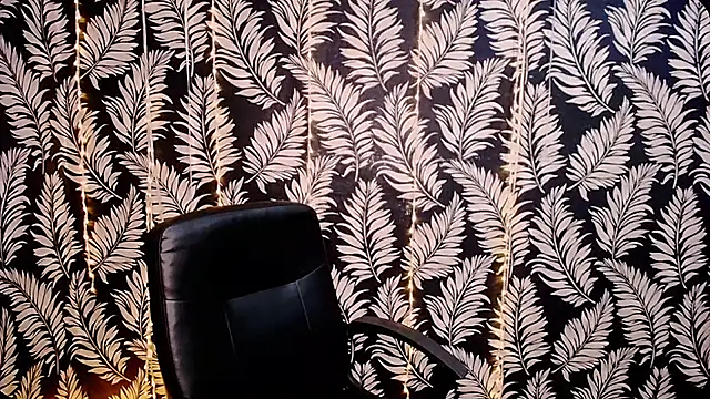 Olivia playful online show from 4, 4, 2026