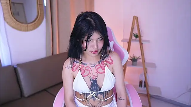 dianebleu online show from 8, 11, 2025