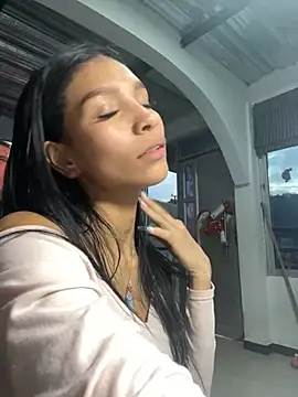 Snapshot of LauraAristizabal chatting on 27, 12, 2024 LauraAristizabal online show from 27, 12, 2024
