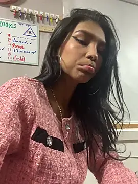 Snapshot of LauraAristizabal chatting on 26, 1, 2025 LauraAristizabal online show from 26, 1, 2025