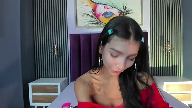Snapshot of LauraAristizabal chatting on 12, 2, 2025 LauraAristizabal online show from 12, 2, 2025