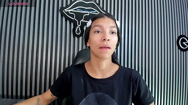 Snapshot of LauraAristizabal chatting on 26, 2, 2025 LauraAristizabal online show from 26, 2, 2025