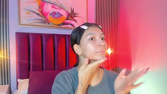 LauraAristizabal online show from 18, 11, 2025